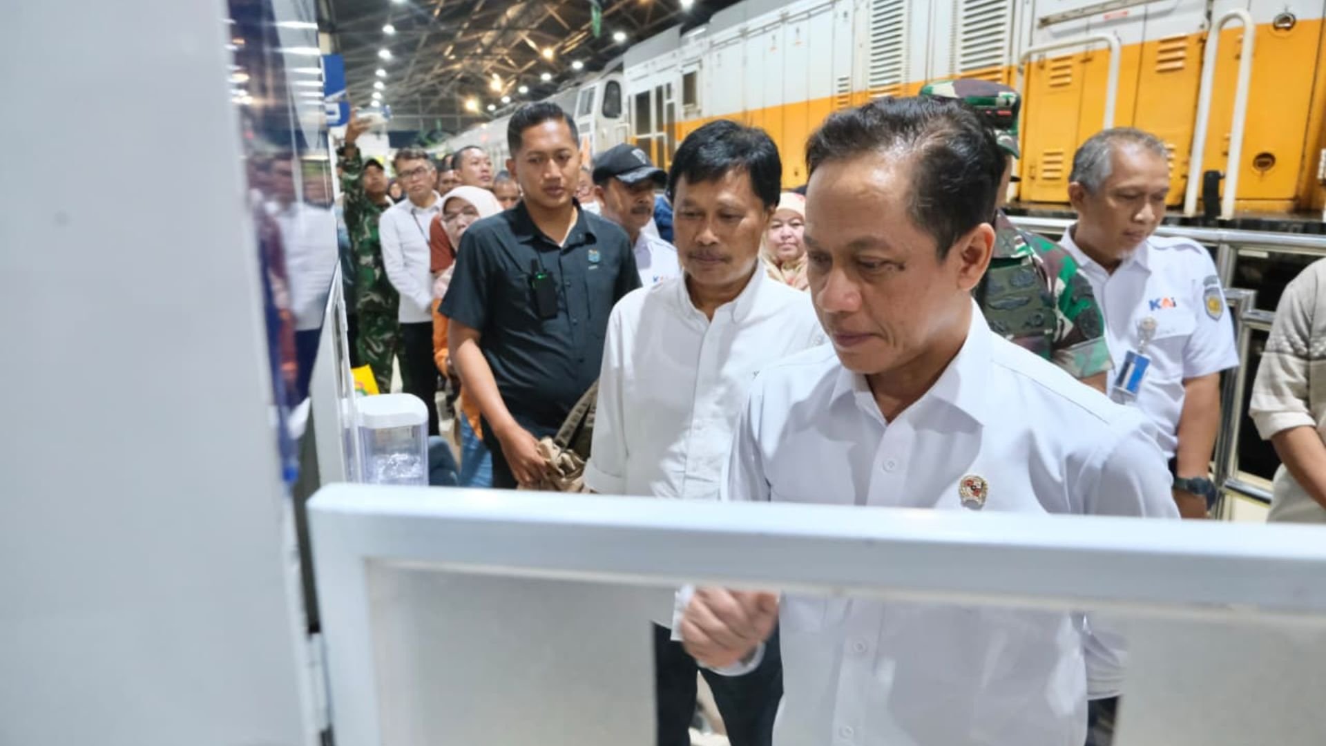 Tingkatkan Standar Kebersihan Menuju Adipura, Menteri Lingkungan Hidup Dorong Penguatan Pengelolaan Sampah di Kota Cirebon