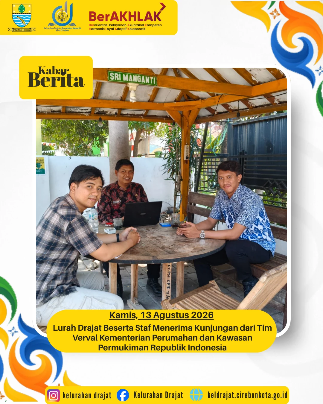 Lurah Drajat beserta jajaran staf menyambut langsung kehadiran tim di kelurahan