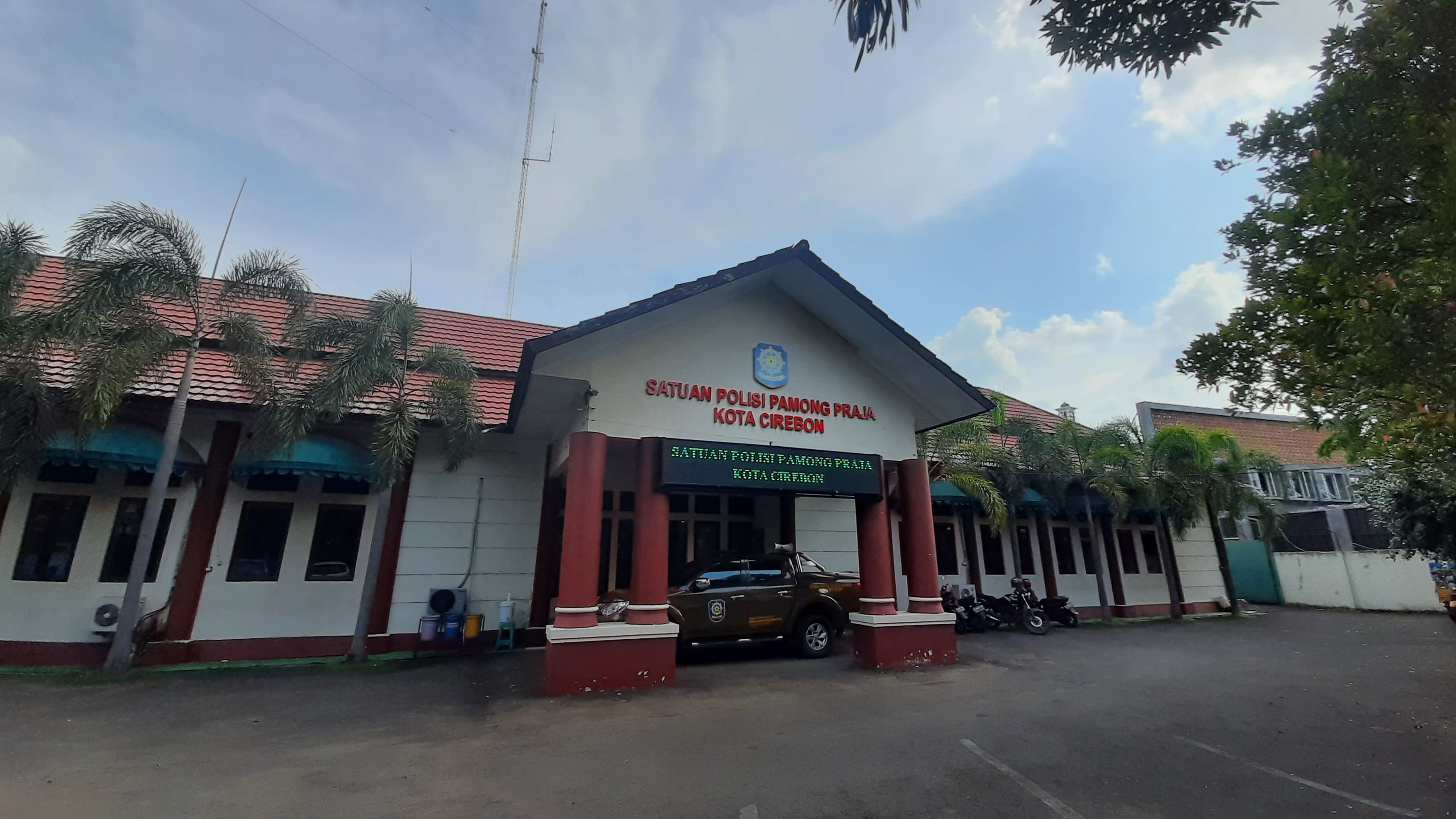 KEDUDUKAN, TUGAS POKOK DAN FUNGSI
SATUAN POLISI PAMONG PRAJA KOTA CIREBON